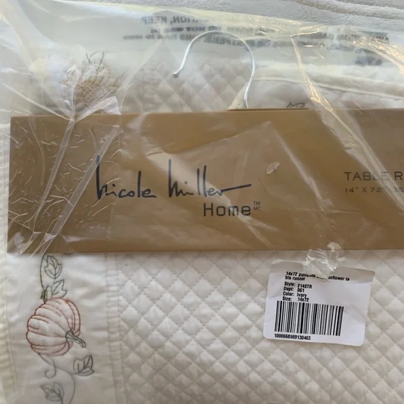 Nicole Miller Sunflower pumpkin white quilted table runner NWT Thanksgiving Fall - Picture 3 of 8